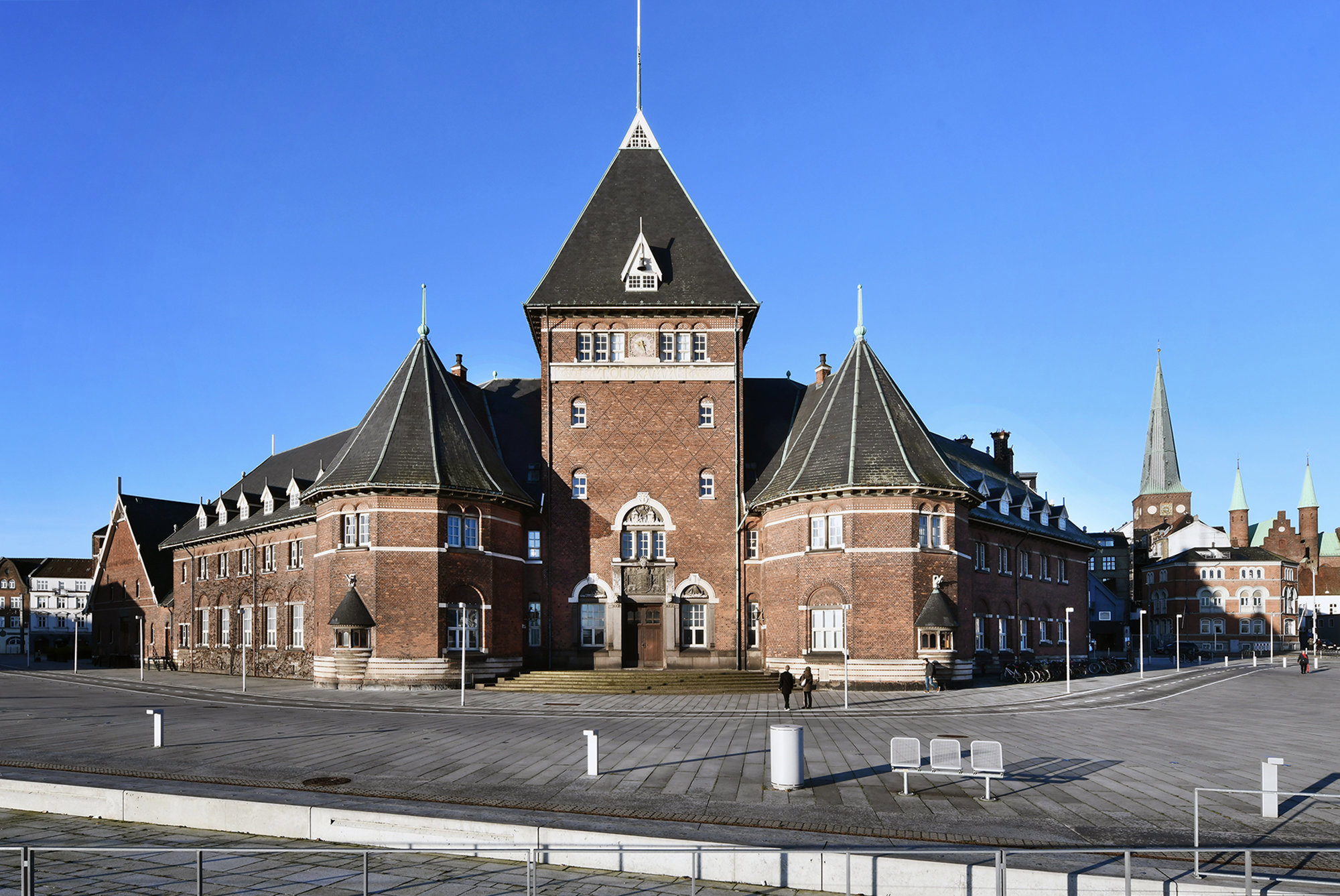 Hack Kampmanns Plads 1-3, 1. th., 8000 Aarhus C