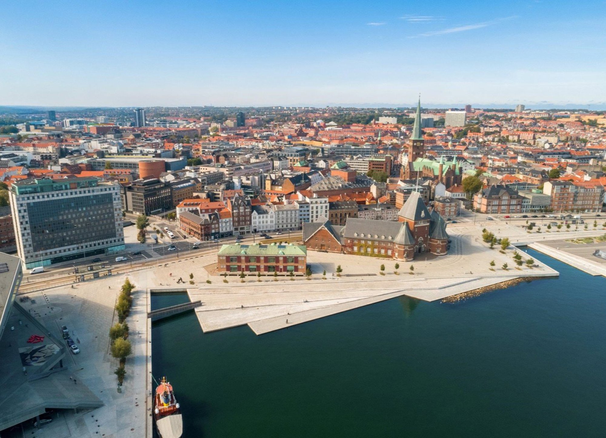 Hack Kampmanns Plads 1-3, 2 th. + 3., 8000 Aarhus C