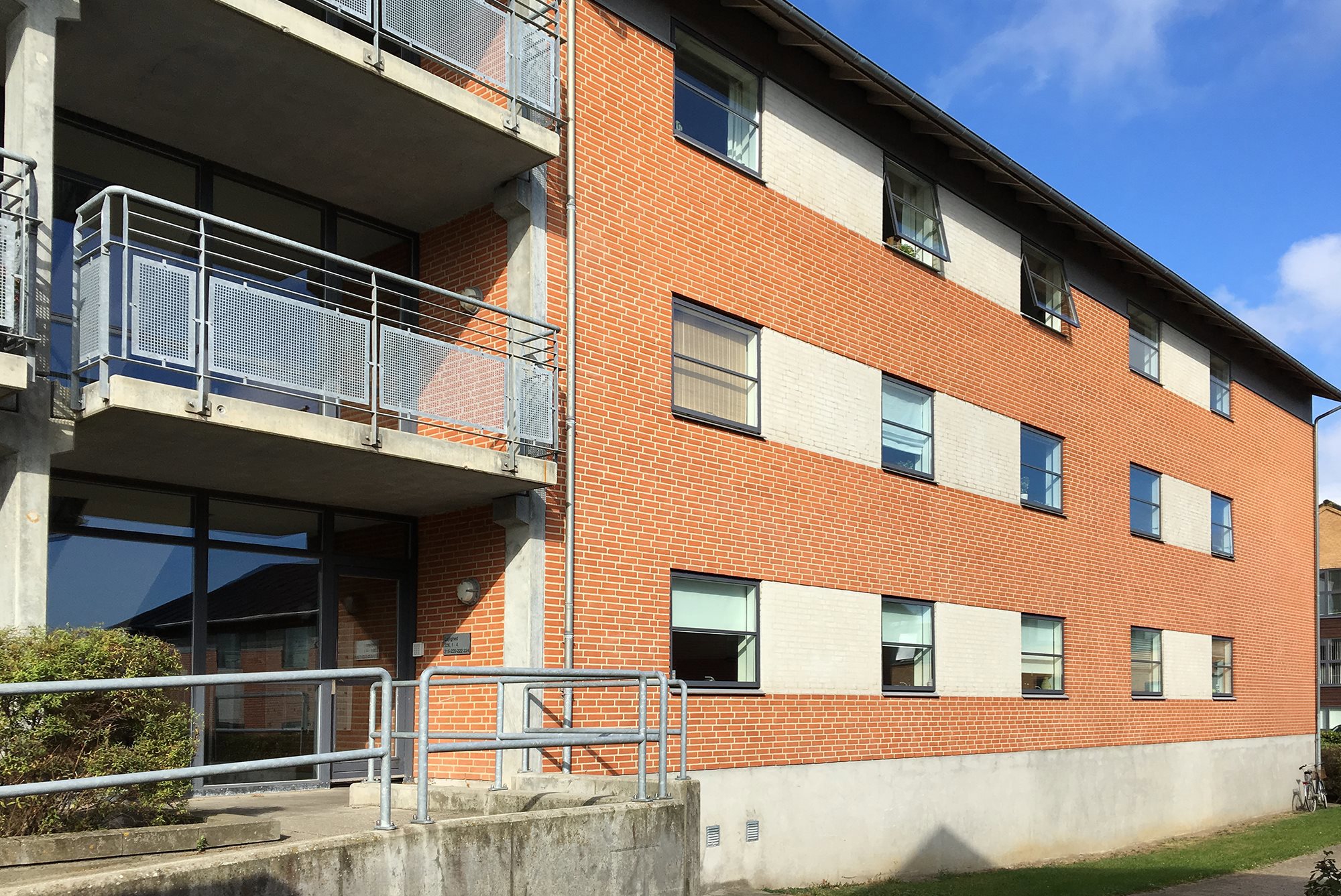 2-værelses velindrettet lys og stilren lejlighed i Skejby