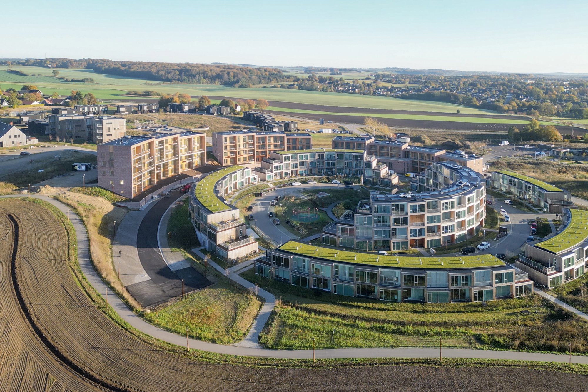 Lyst og velbeliggende rækkehus i Nye