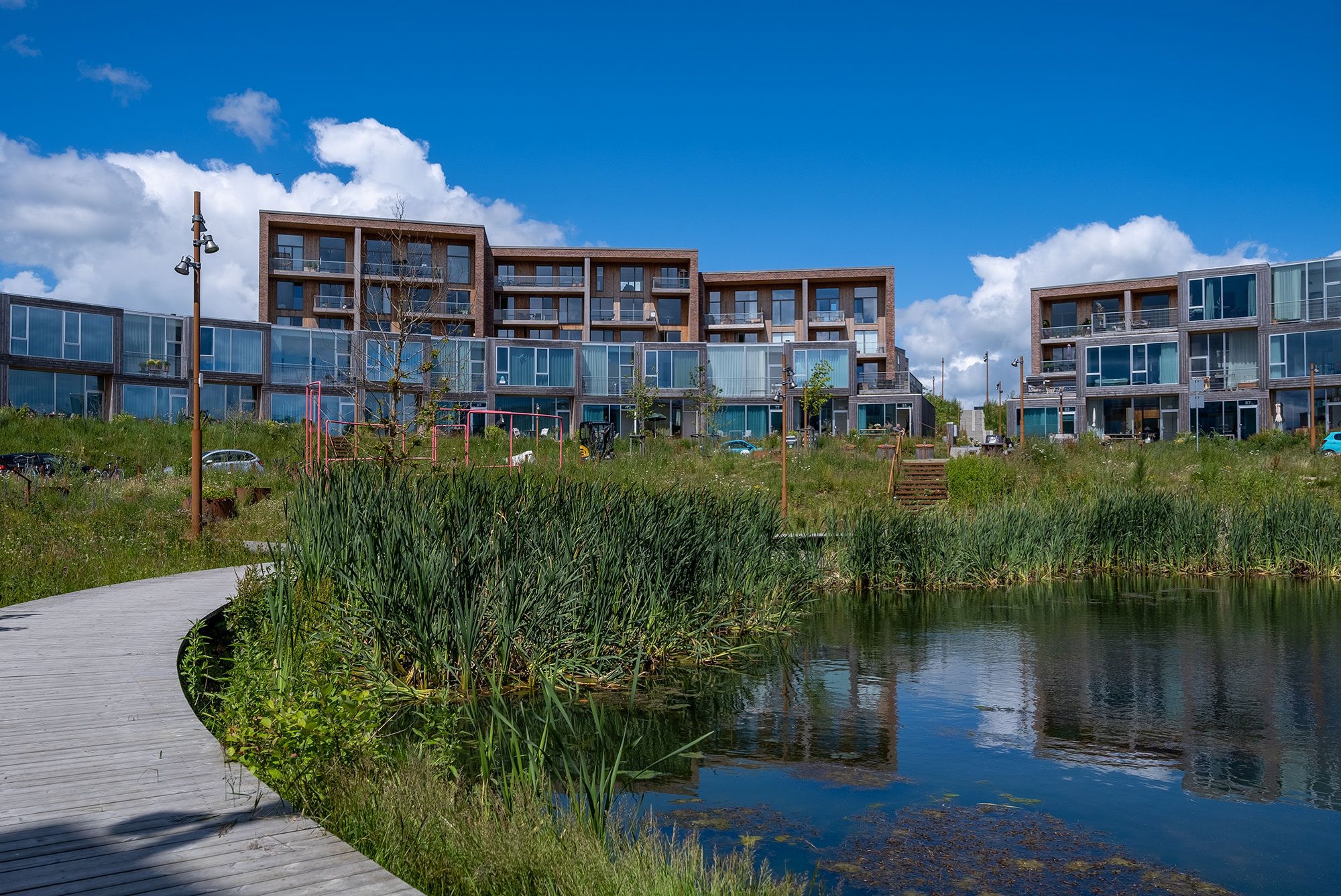 Fantastisk lejlighed med 3 altaner, atriumgård og panoramaudsigt