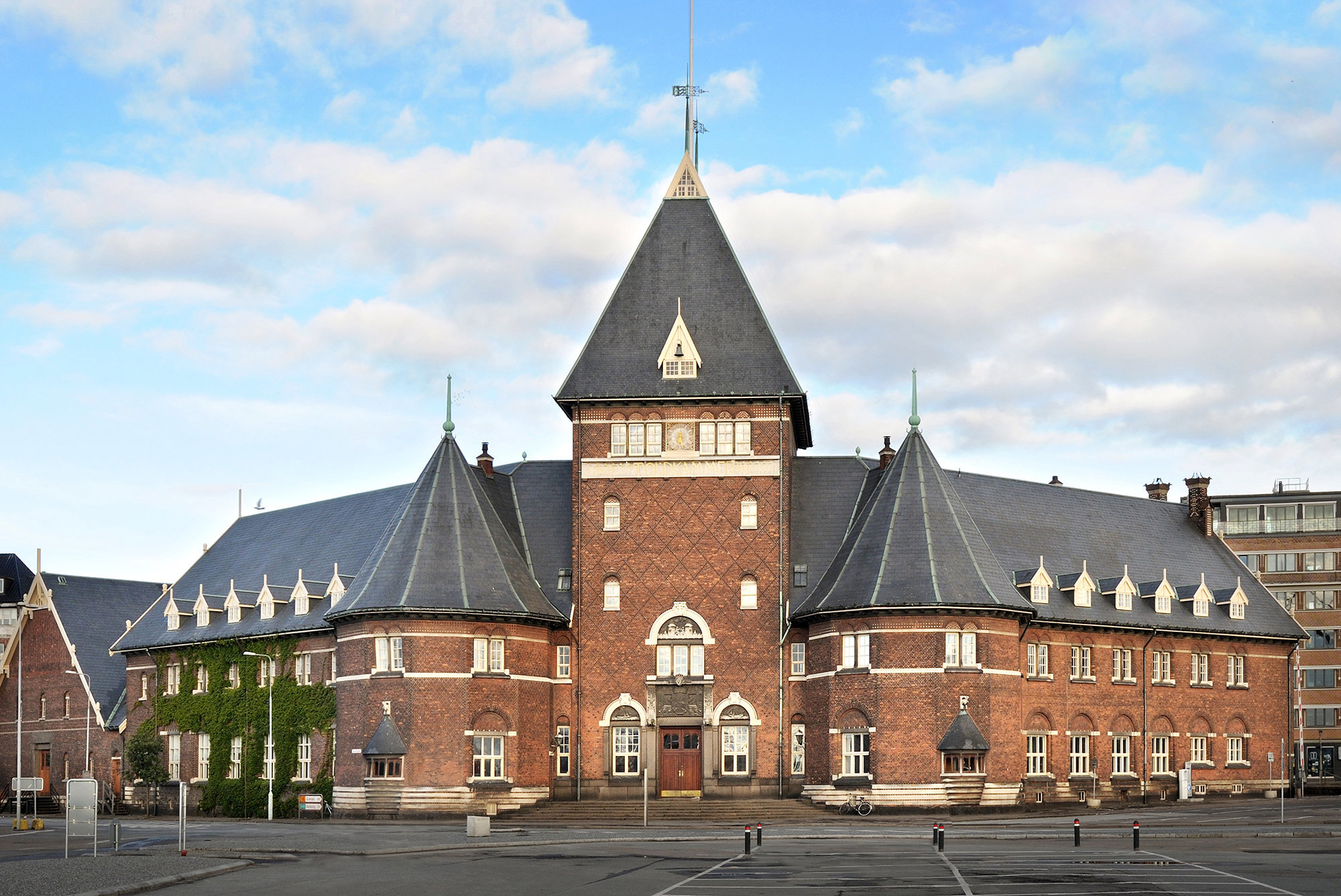 Hack Kampmanns Plads 1-3, 2. tv., 8000 Aarhus C