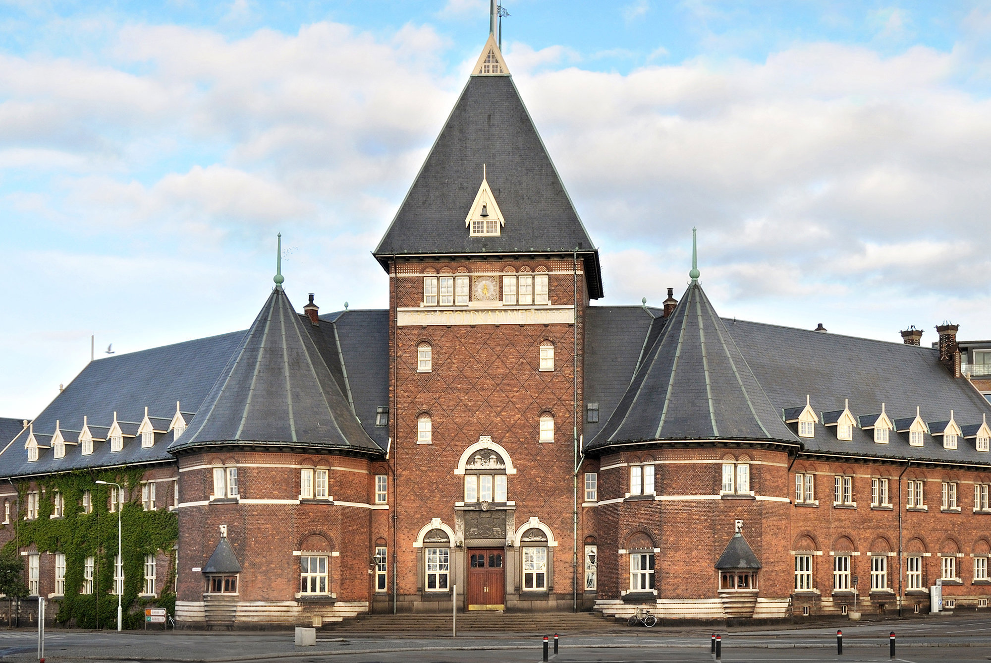 Hack Kampmanns Plads 1-3, 1. mf., 8000 Aarhus C