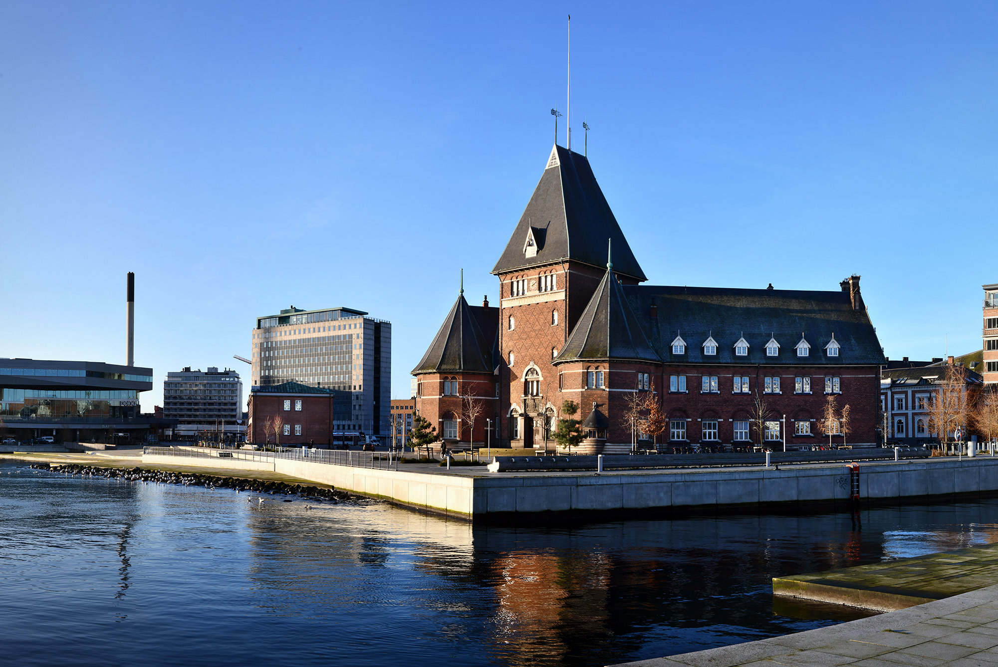 Hack Kampmanns Plads 1-3, 1. mf., 8000 Aarhus C